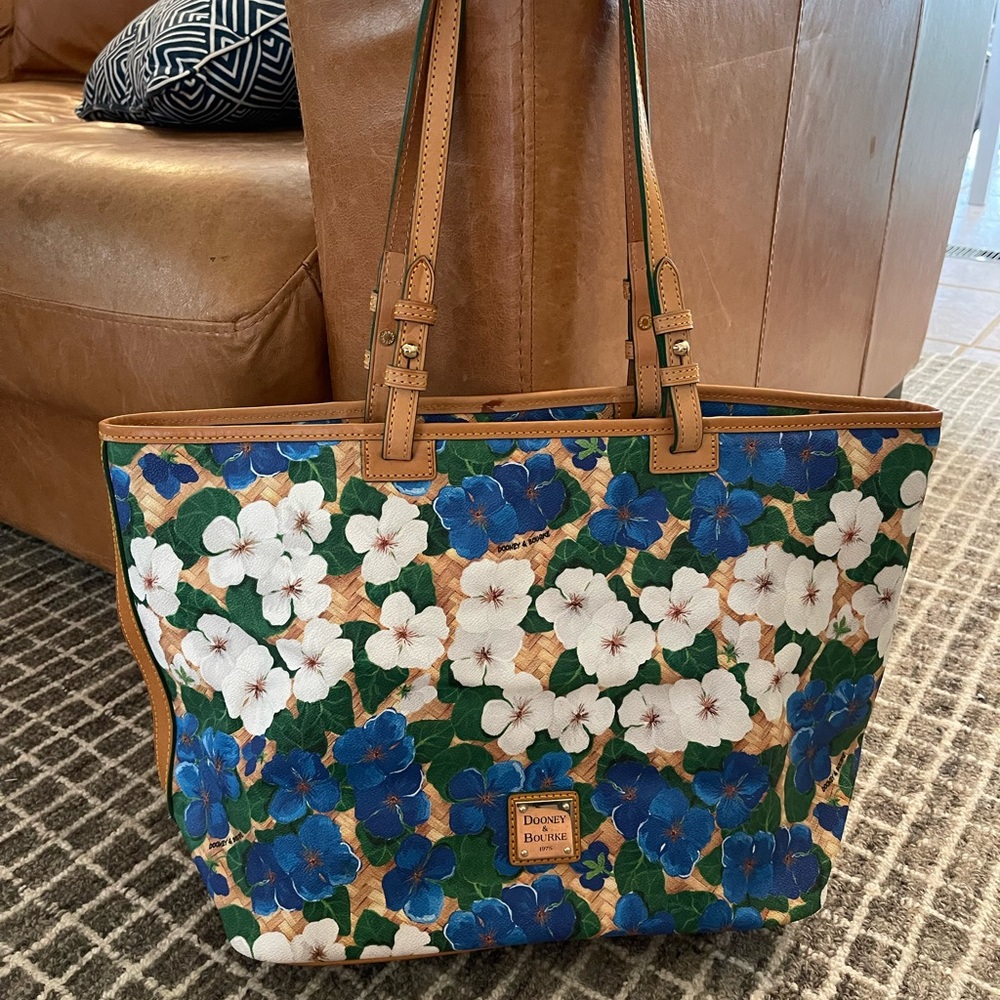 Dooney and Bourke large bloom flower leather tote EUC